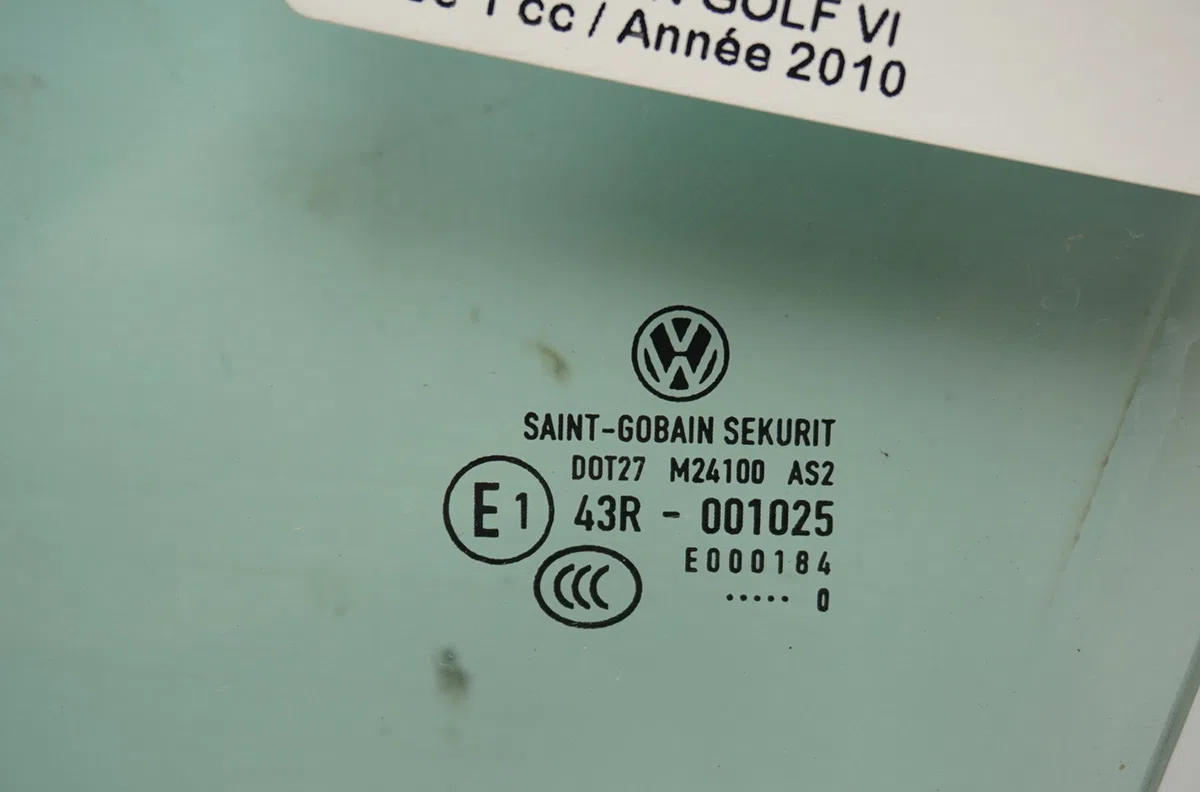 Glace porte av g Volkswagen GOLF VI (5K1) 1.6 tdi (2009-2012) 5 portes occasion
