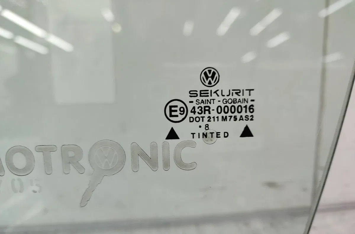Glace porte av g VOLKSWAGEN POLO 3 PHASE 1 occasion