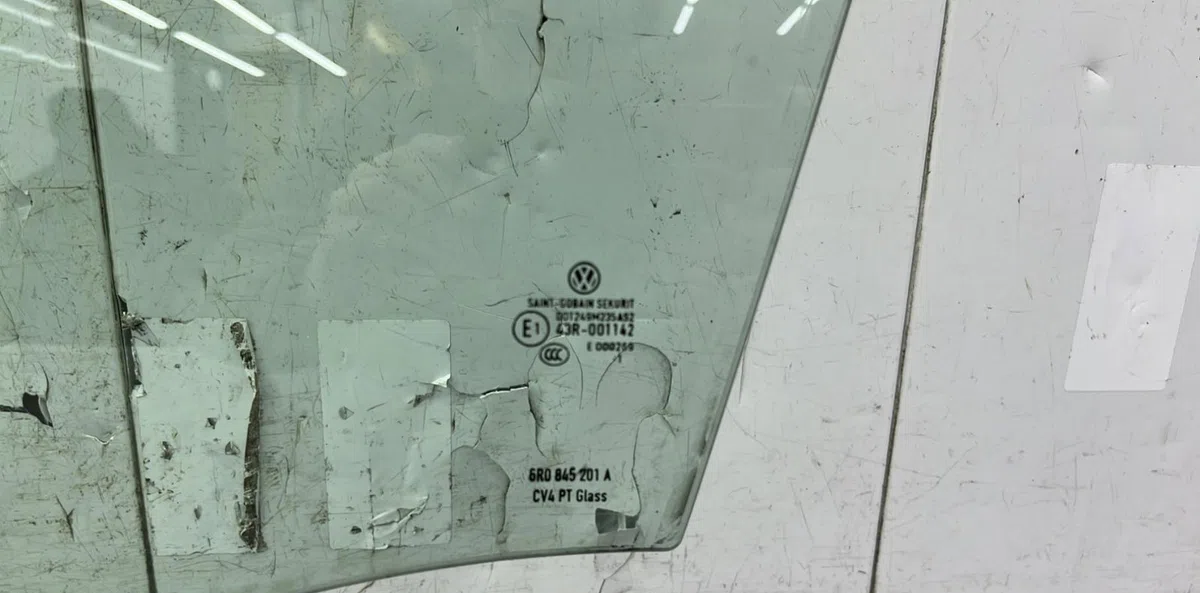 Glace porte av g VOLKSWAGEN POLO 5 PHASE 1 occasion