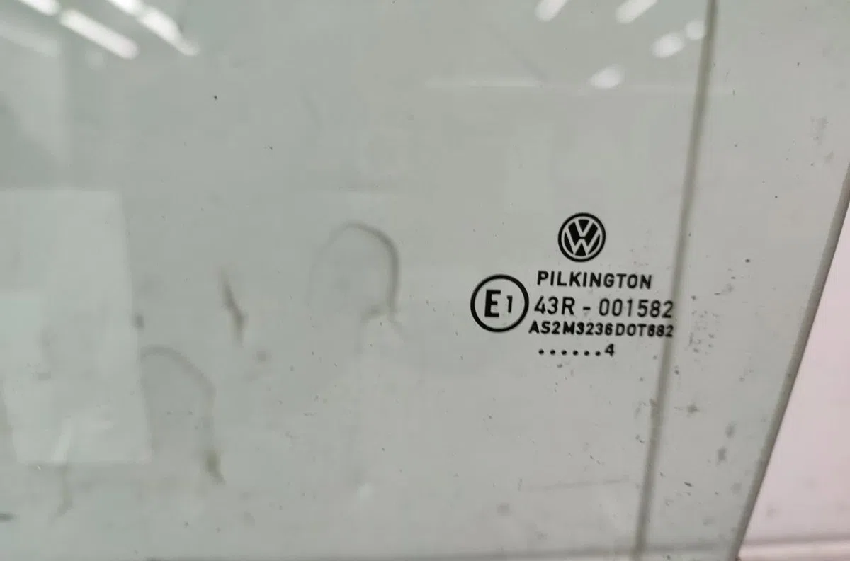 Glace porte av g VOLKSWAGEN TOURAN 1 PHASE 1 occasion