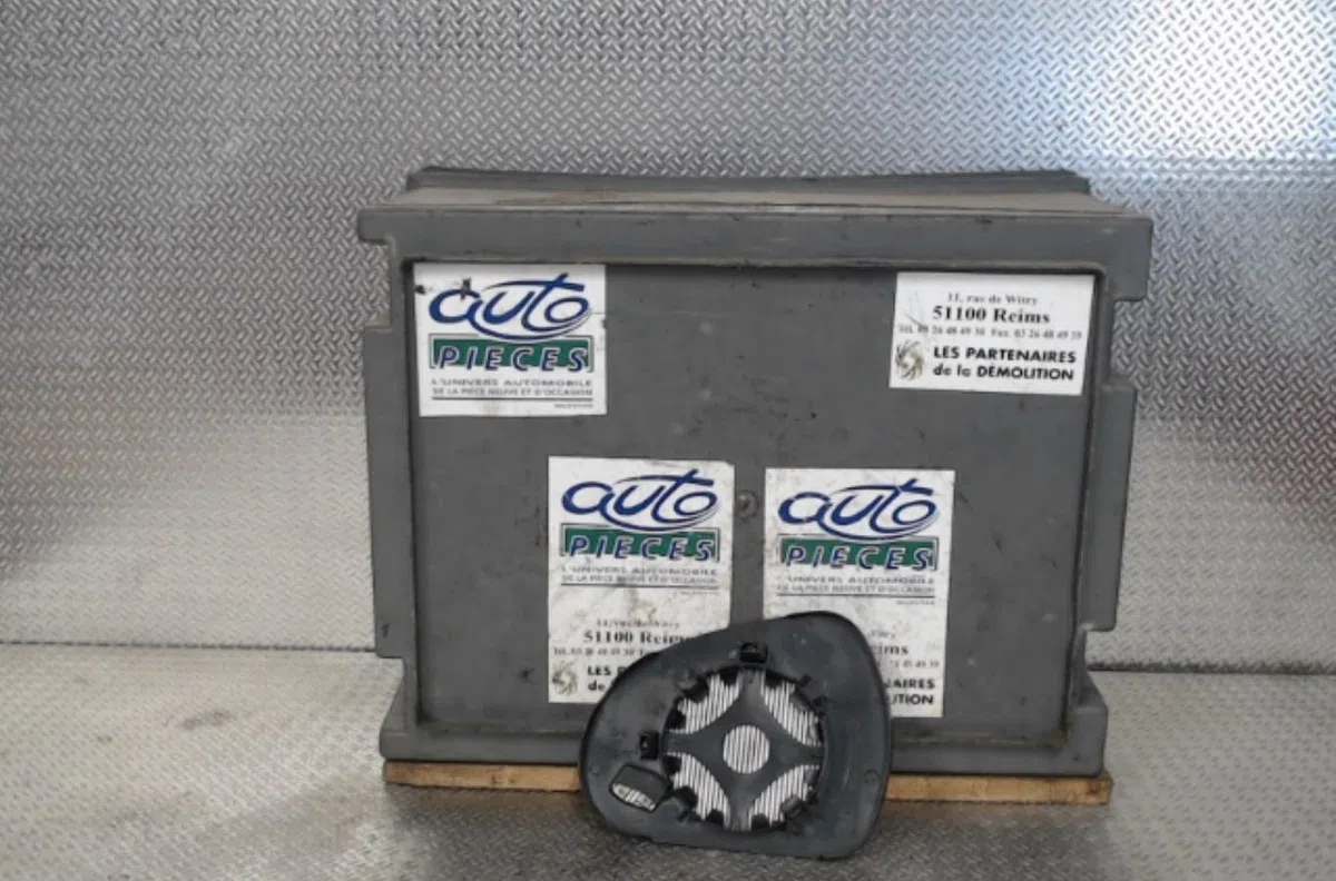 Glace  retroviseur exterieur droit PEUGEOT 207 PHASE 1 occasion