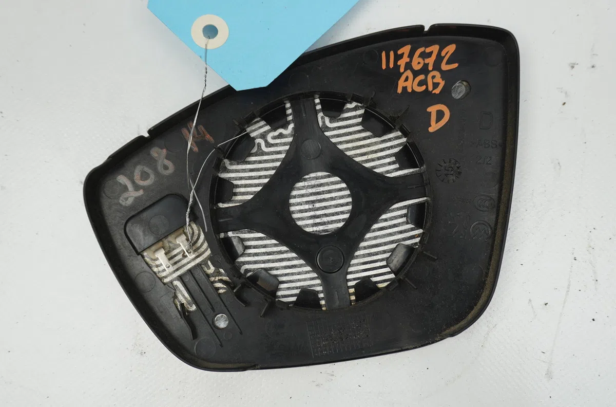 Glace  retroviseur exterieur droit Peugeot 208 I (CA_, CC_) 1.4 hdi (2012) 3 portes occasion