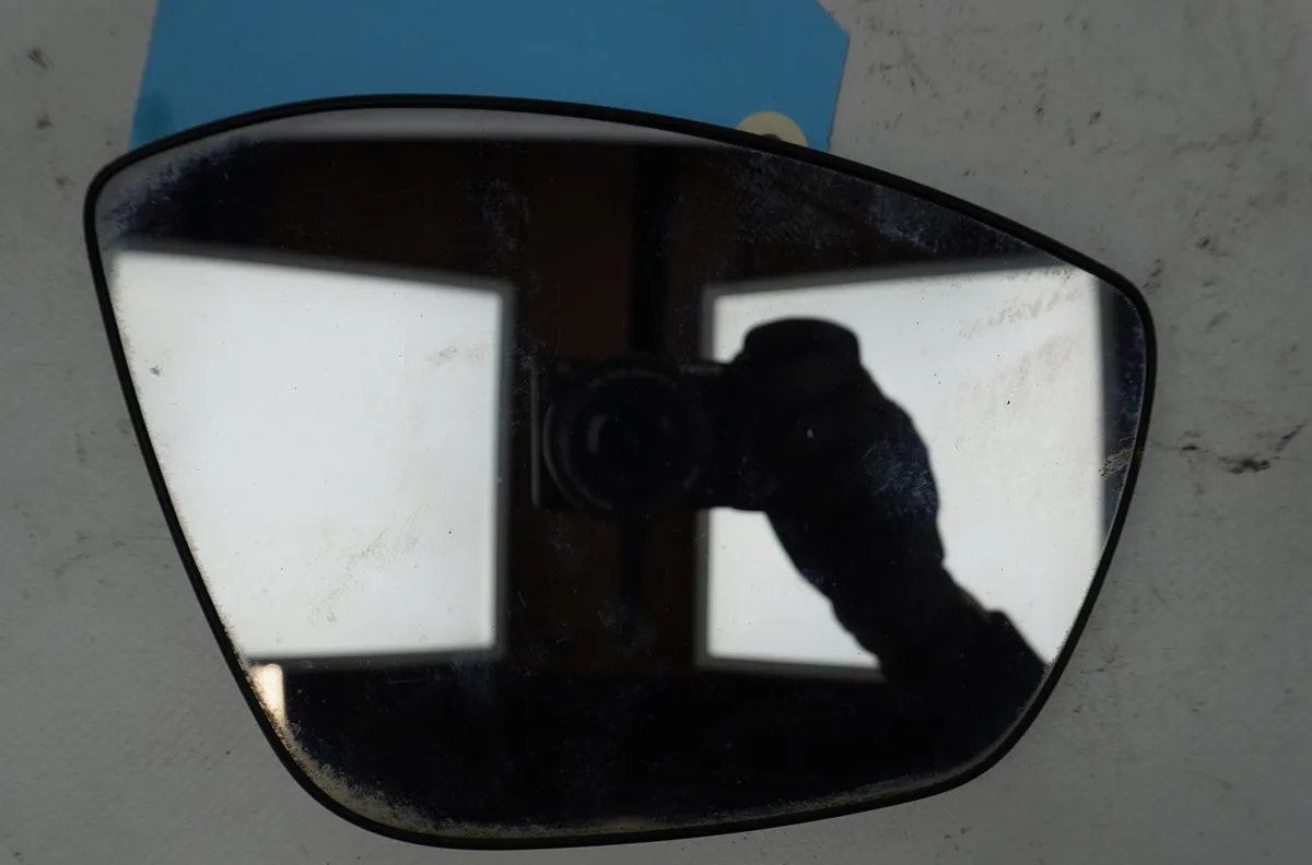 Glace retroviseur exterieur droit Peugeot 208 I (CA_, CC_) 1.6 bluehdi 100 (2015) 5 portes occasion