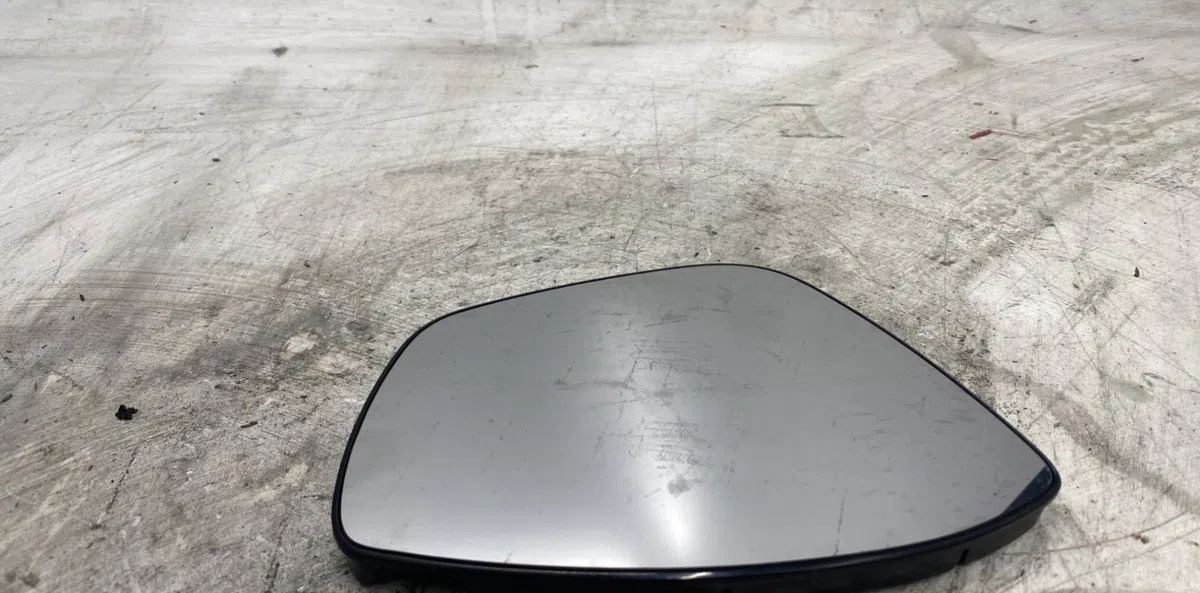 Glace  retroviseur exterieur droit Peugeot 208 I (CA_, CC_) 1.6 hdi - bluehdi 75 (2013) 5 portes occasion