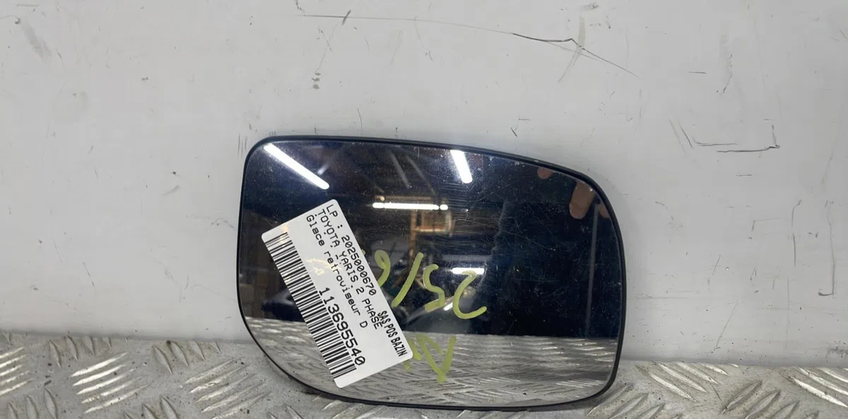Glace  retroviseur exterieur droit TOYOTA YARIS 2 PHASE 1 occasion
