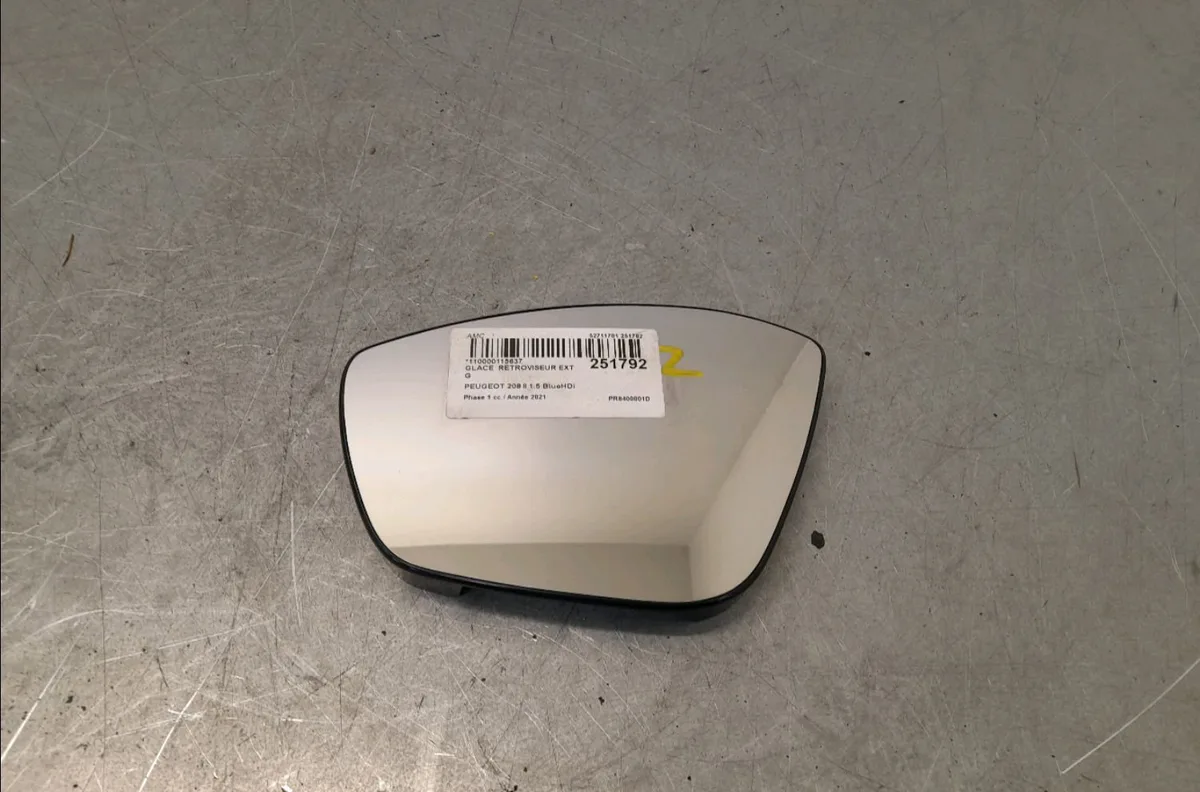 Glace retroviseur exterieur gauche Peugeot 208 II (UB_, UP_, UW_, UJ_) 1.5 bluehdi 100 (2019) occasion