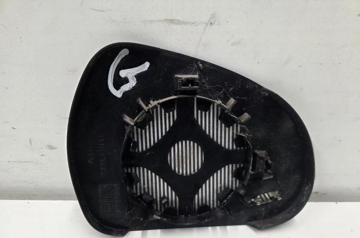 Glace  retroviseur exterieur gauche RENAULT CLIO 4 PHASE 1 BREAK occasion