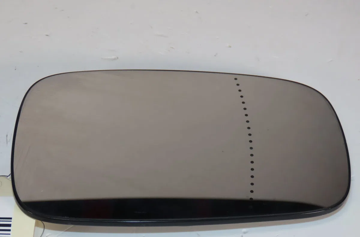 Glace  retroviseur exterieur gauche Renault CLIO III (BR0-1, CR0-1) 1.5 dci (br0h, cr0h, cr1s, br1s) (2005-2014) 3 porte