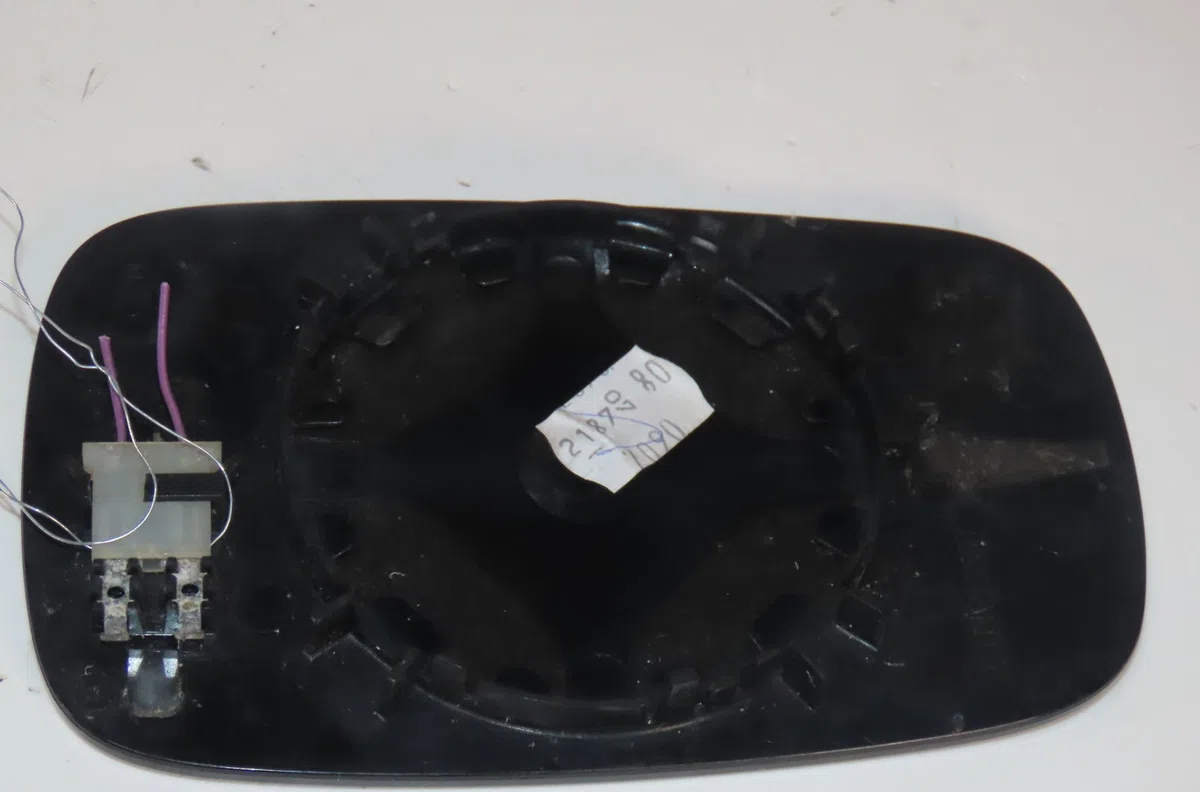 Glace  retroviseur exterieur gauche Renault CLIO III (BR0-1, CR0-1) 1.5 dci (br0h, cr0h, cr1s, br1s) (2005-2014) 3 porte
