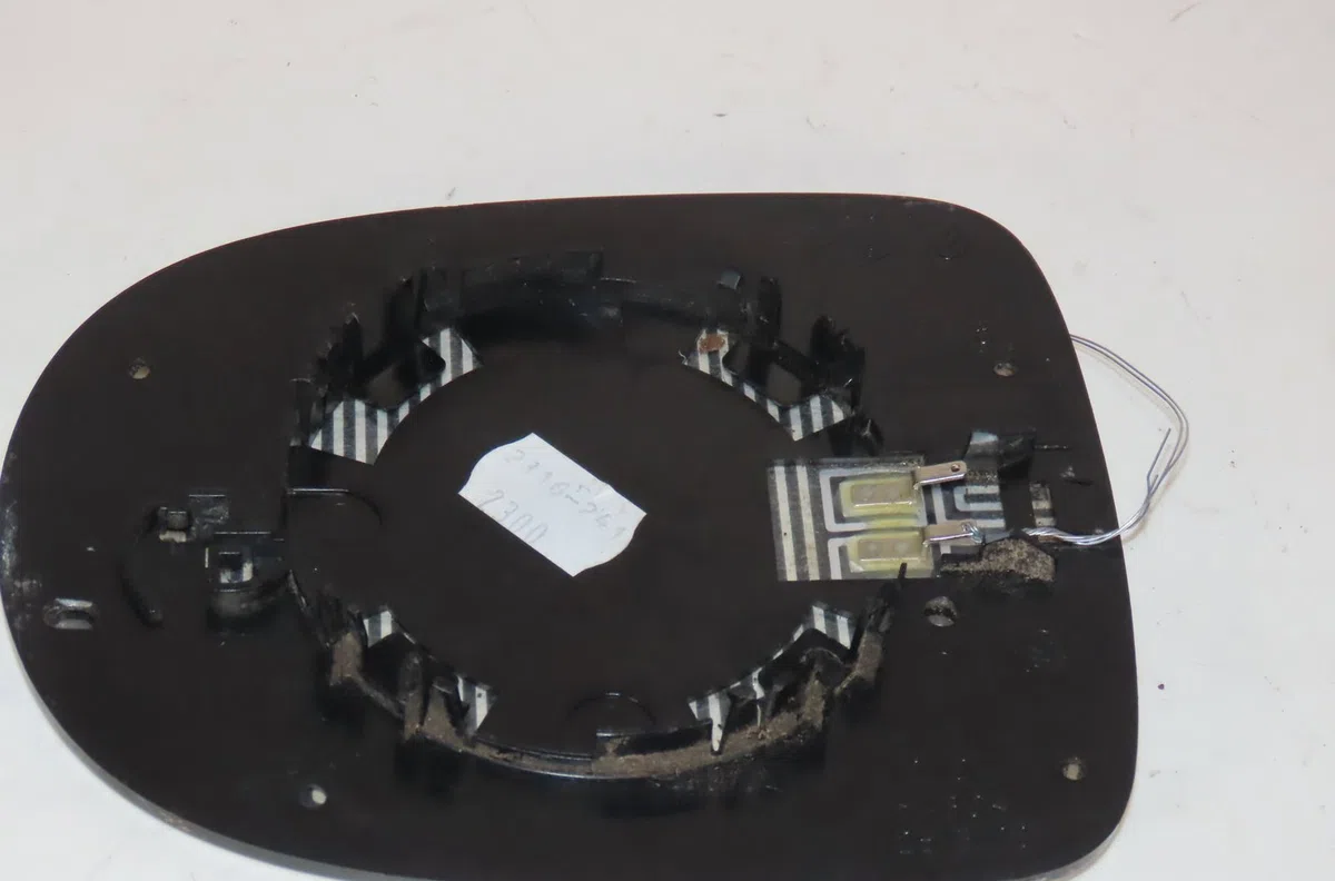 Glace  retroviseur exterieur gauche Renault CLIO III (BR0-1, CR0-1) 1.5 dci (br17, cr17) (2005-2012) 5 portes occasion