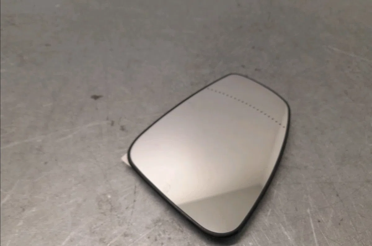 Glace  retroviseur exterieur gauche Renault MEGANE III 3-5 portes (BZ0-1_, B3_) 1.5 dci (bz09, bz0d, bz1w, bz29, bz14) (