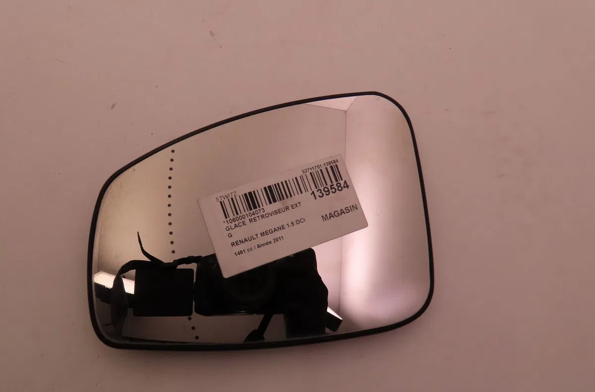 Glace  retroviseur exterieur gauche Renault MEGANE III Grandtour (KZ0-1) 1.5 dci (kz0c, kz1a) (2009) occasion