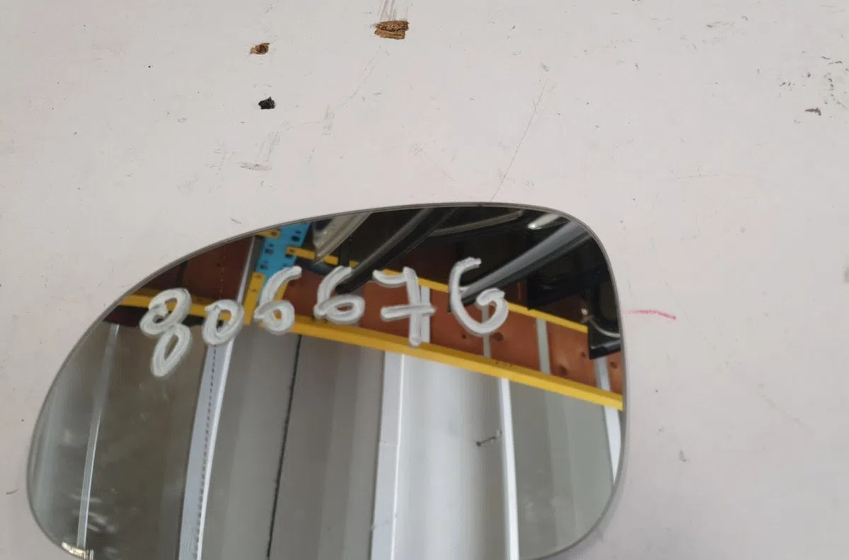 Glace  retroviseur exterieur gauche VOLKSWAGEN GOLF 5 occasion