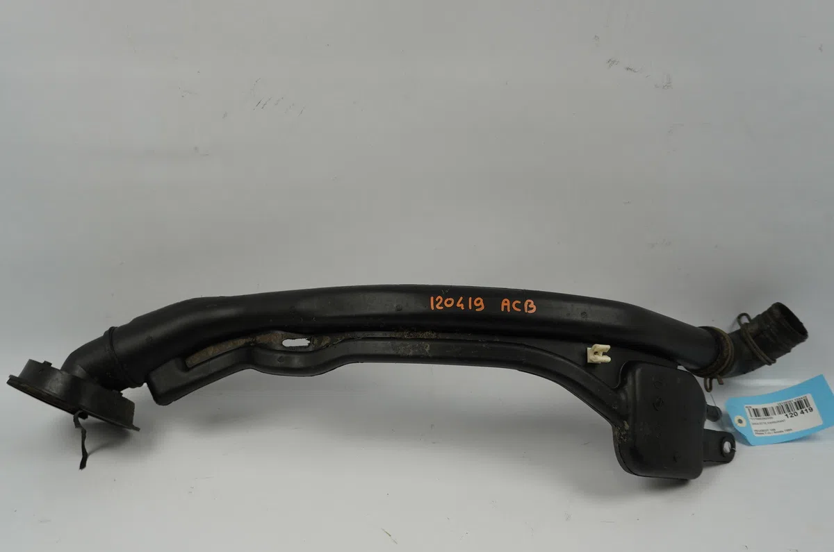 Goulotte carburant Peugeot 106 I (1A, 1C) 1.1 (1991-1996) occasion
