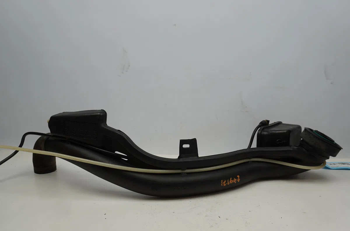 Goulotte carburant Peugeot 306 Break (7E, N3, N5) 1.8 16v (1997-2002) occasion