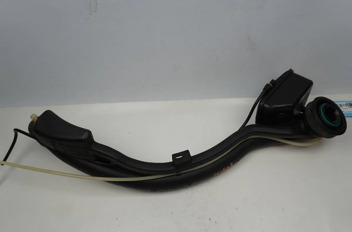 Goulotte carburant Peugeot 306 Break (7E, N3, N5) 1.8 16v (1997-2002) occasion