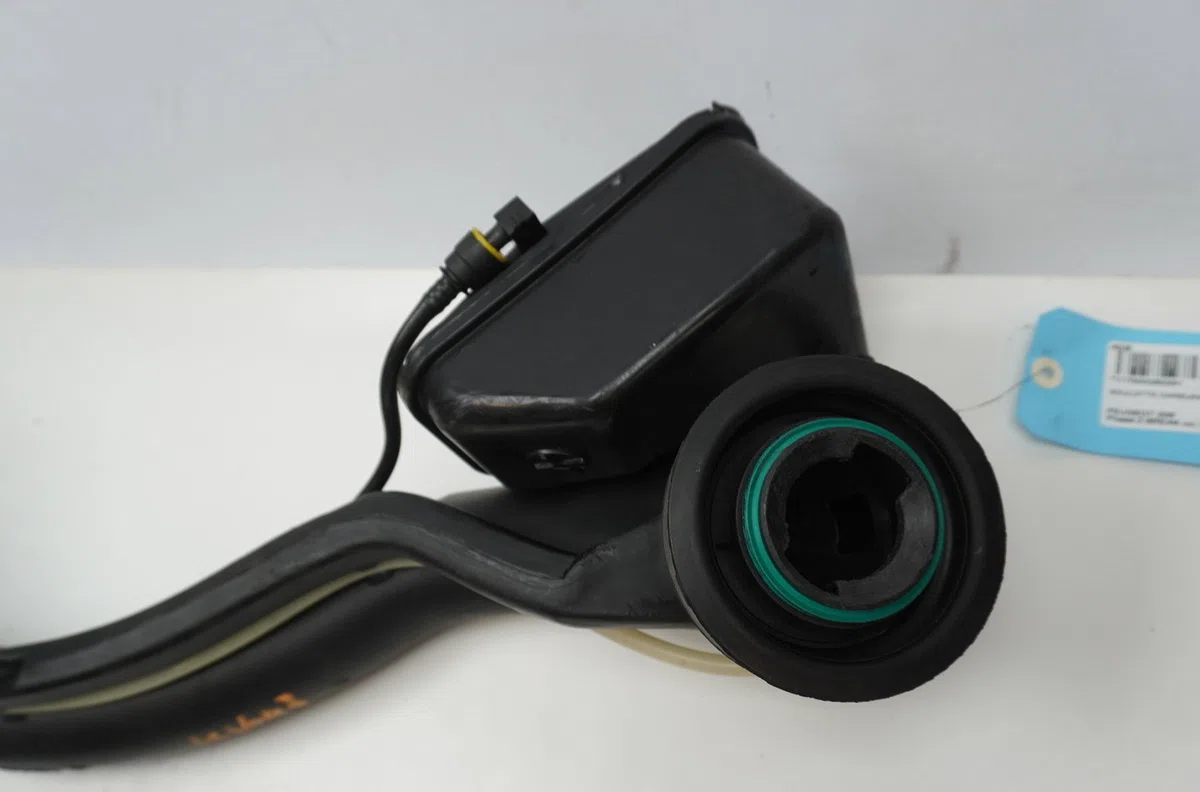Goulotte carburant Peugeot 306 Break (7E, N3, N5) 1.8 16v (1997-2002) occasion