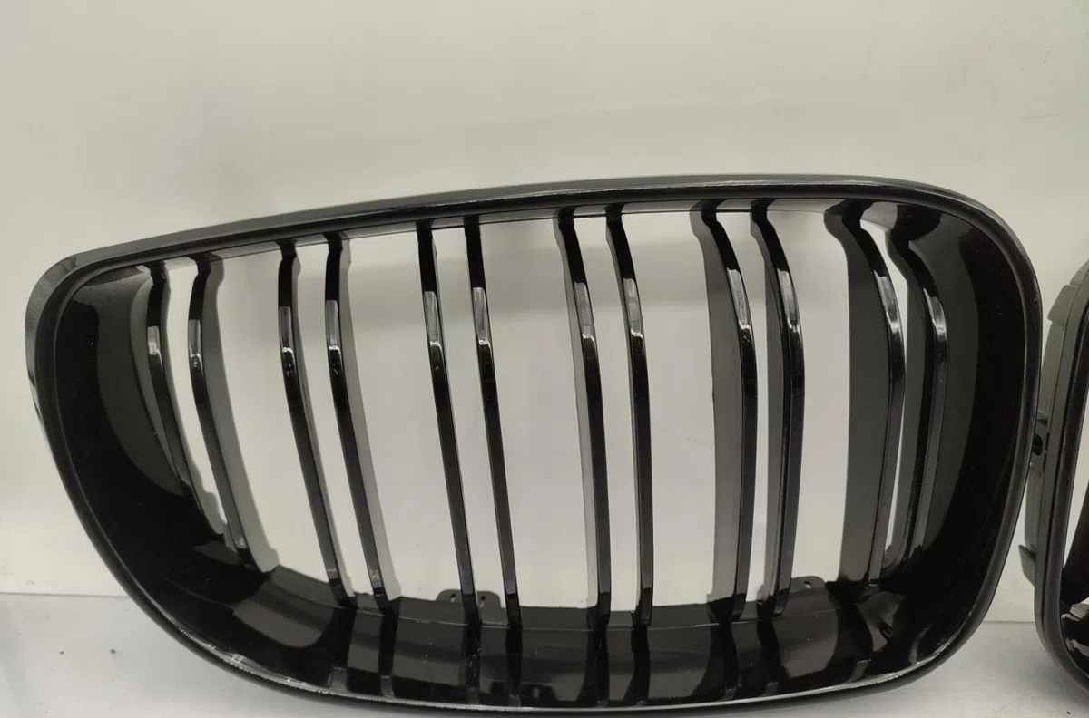 Grille calandre BMW SERIE 1 E87 PHASE 2 occasion