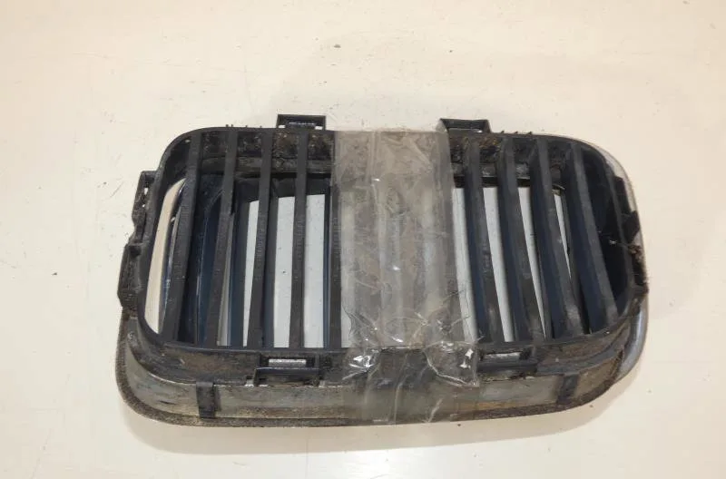 Grille calandre BMW SERIE 3 E36 COMPACT occasion