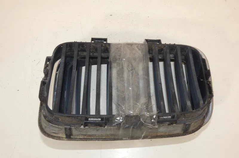 Grille calandre BMW SERIE 3 E36 COMPACT occasion