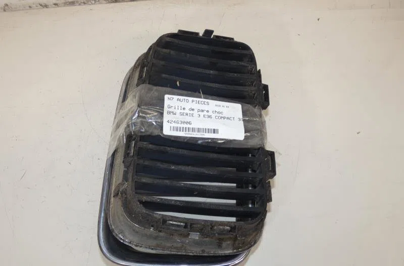 Grille calandre BMW SERIE 3 E36 COMPACT occasion