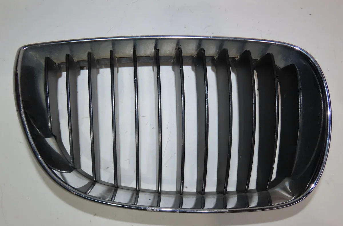 Grille calandre d Bmw 1 (E81) 118 d (2006-2011) occasion