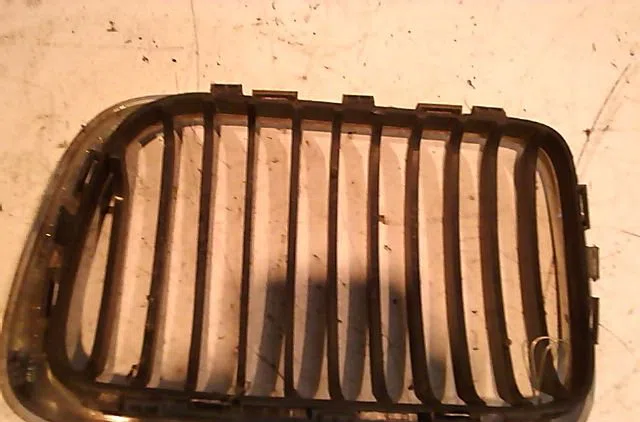 Grille calandre d Bmw 3 Coupé (E36) 316 i (1993-1998) occasion