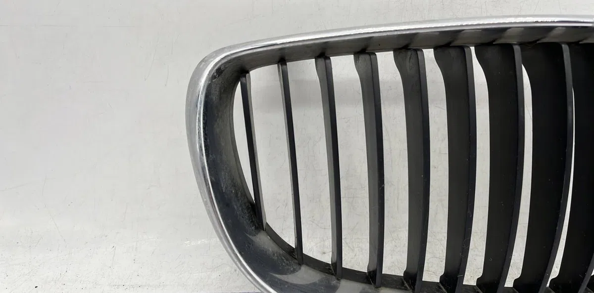 Grille calandre d BMW SERIE 1 E87 PHASE 2 occasion