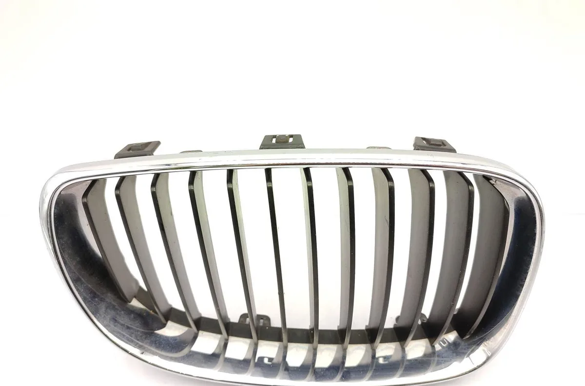 Grille calandre d BMW SERIE 1 E87 PHASE 2 occasion