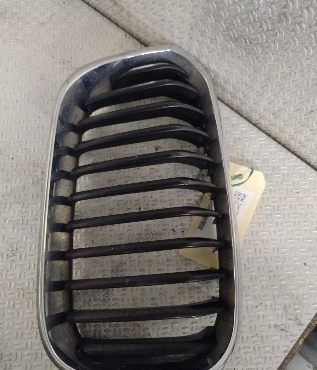 Grille calandre d BMW SERIE 1 F20  SERIE 1 F20 PHASE 2 occasion