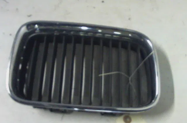 Grille calandre d BMW SERIE 3 occasion