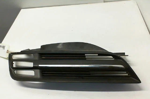 Grille calandre d NISSAN MICRA III Phase 1 01-2003--07-2005 1.2i 80ch occasion