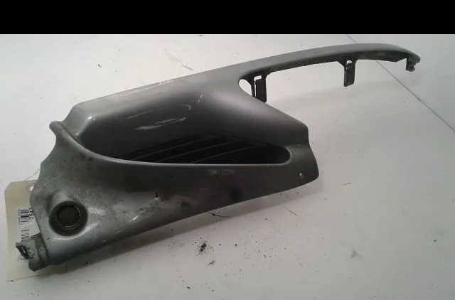 Grille calandre d Renault MEGANE Scenic (JA0-1_) 1.6 e (ja0f) (1996-1999) occasion