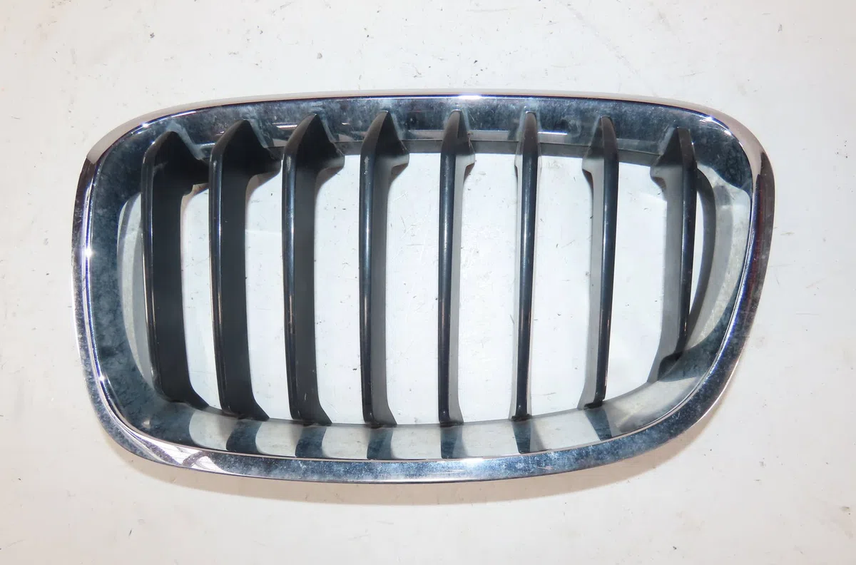 Grille calandre g Bmw 1 (F20) 120 d (2011-2015) occasion
