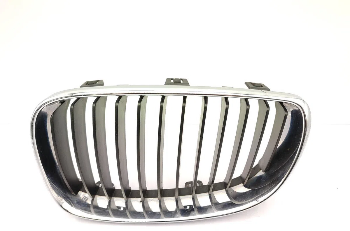 Grille calandre g BMW SERIE 1 E87 PHASE 2 occasion