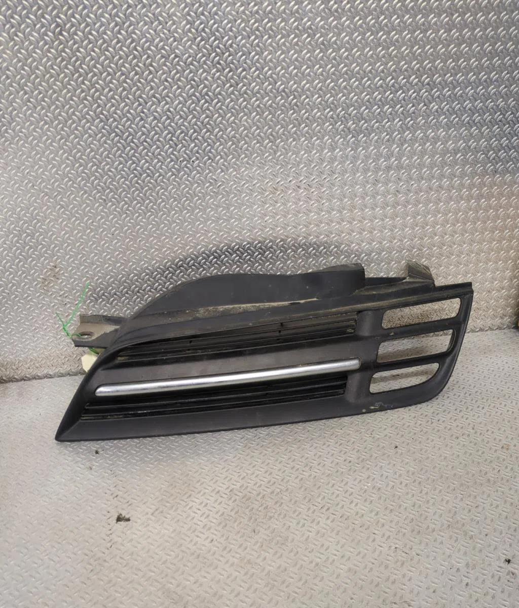 Grille calandre g NISSAN MICRA 3  MICRA 3 PHASE 1 occasion