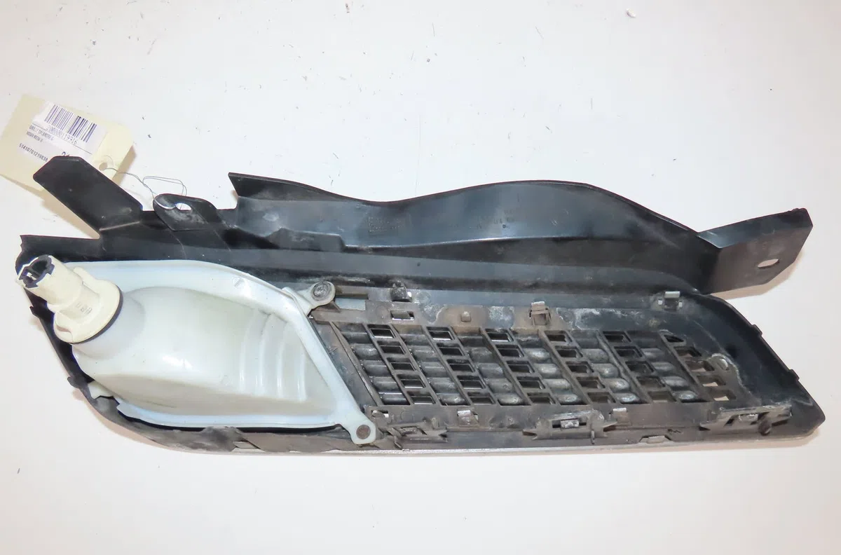 Grille calandre g Nissan MICRA III (K12) 1.2 16v (2003-2010) occasion