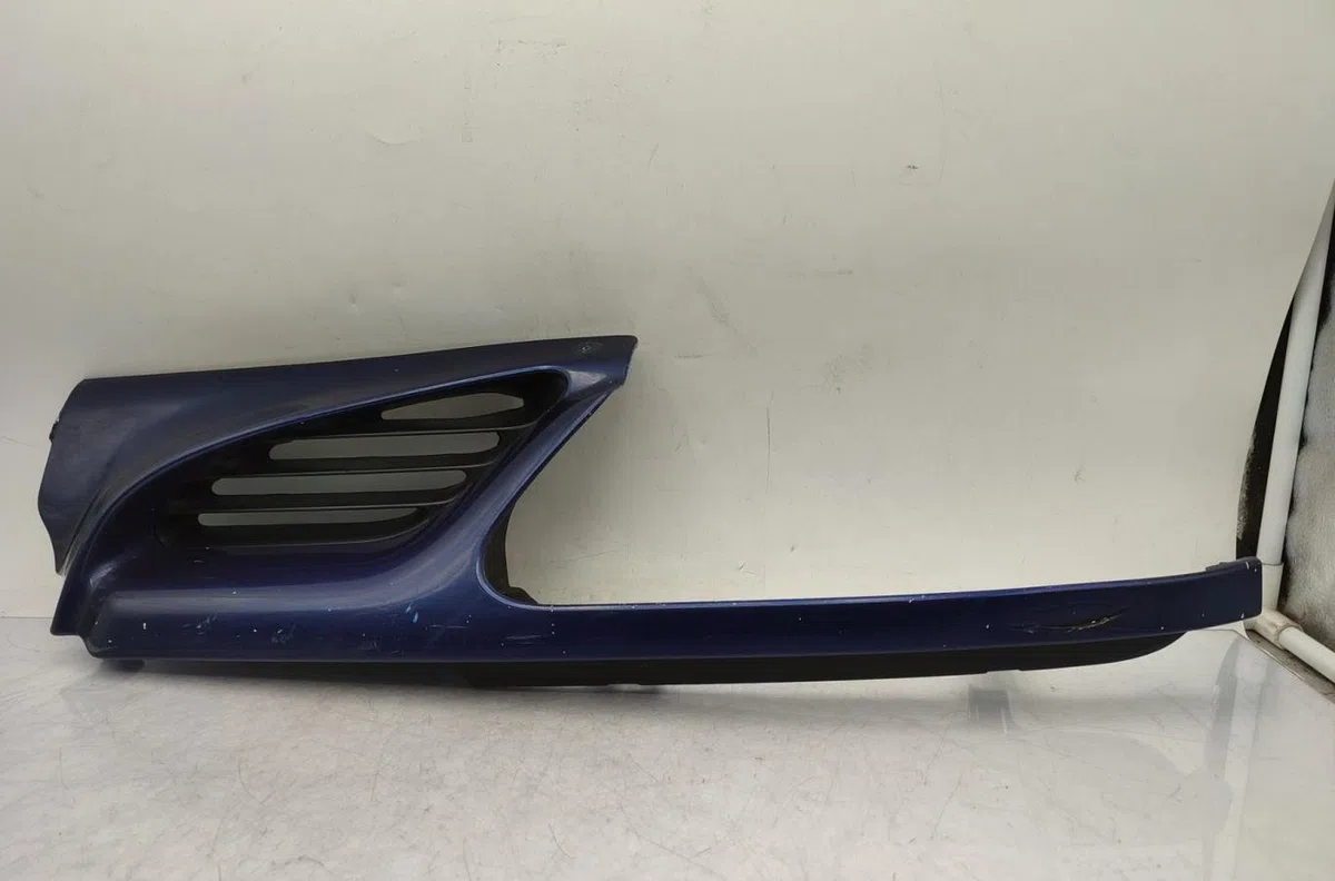 Grille calandre g RENAULT MEGANE 1 PHASE 1 occasion