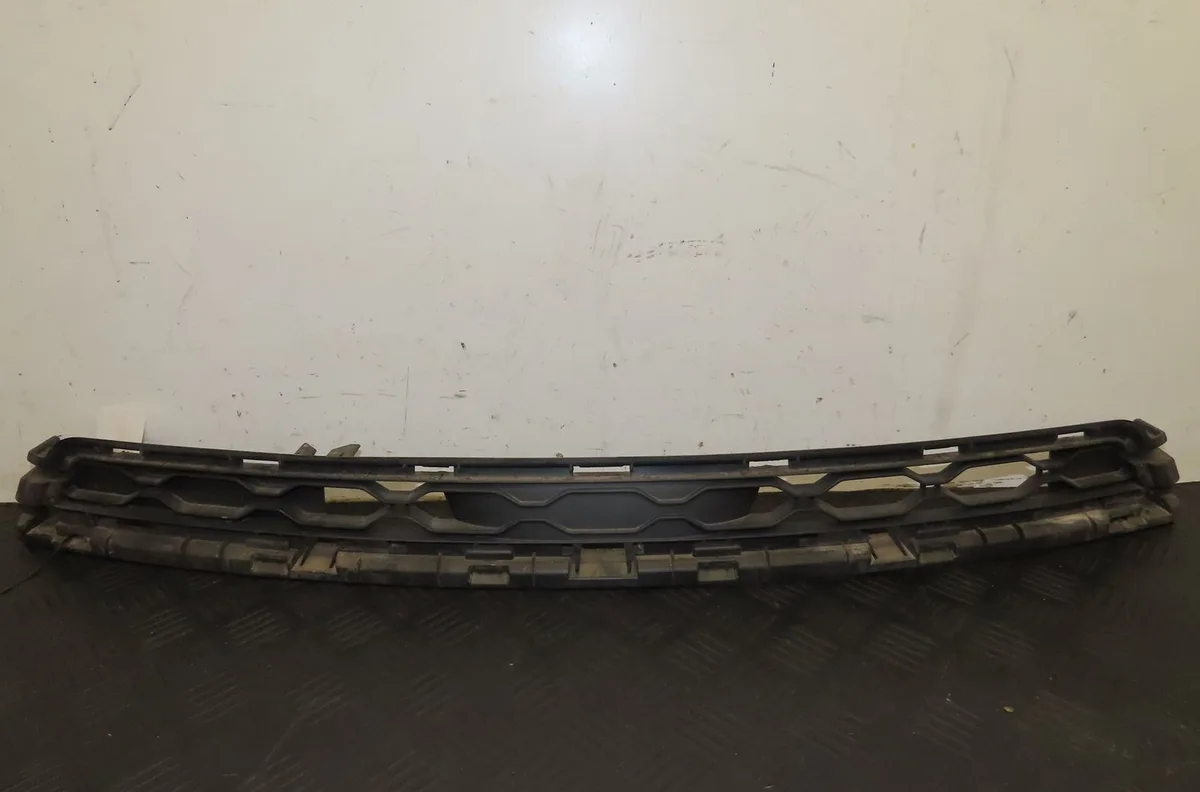 Grille calandre Renault TWINGO II (CN0_) 1.2 16v (cn04, cn0a, cn0b) (2007-2014) 3 portes occasion