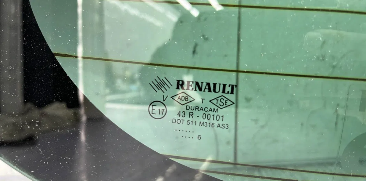 Hayon RENAULT CLIO 4 PHASE 1 BREAK occasion