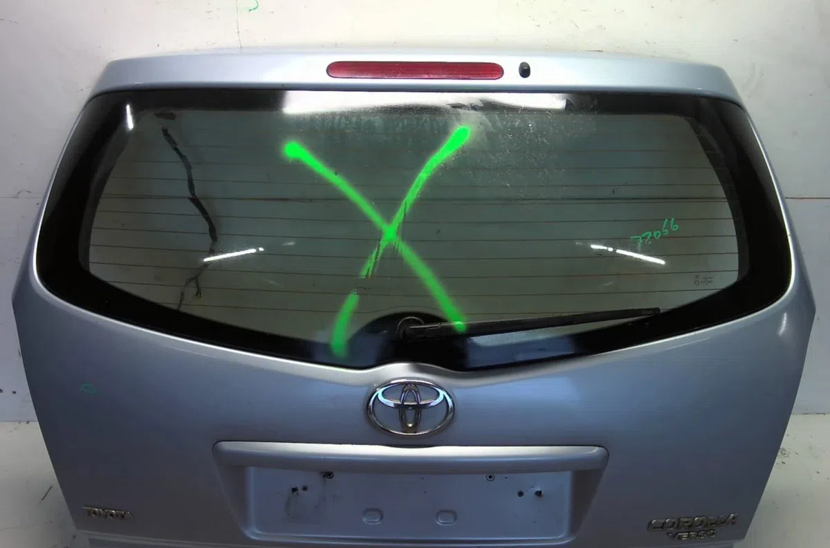 Hayon Toyota COROLLA Verso (ZER_, ZZE12_, R1_) 2.2 d-4d (aur10_) (2005-2009) 5 portes occasion