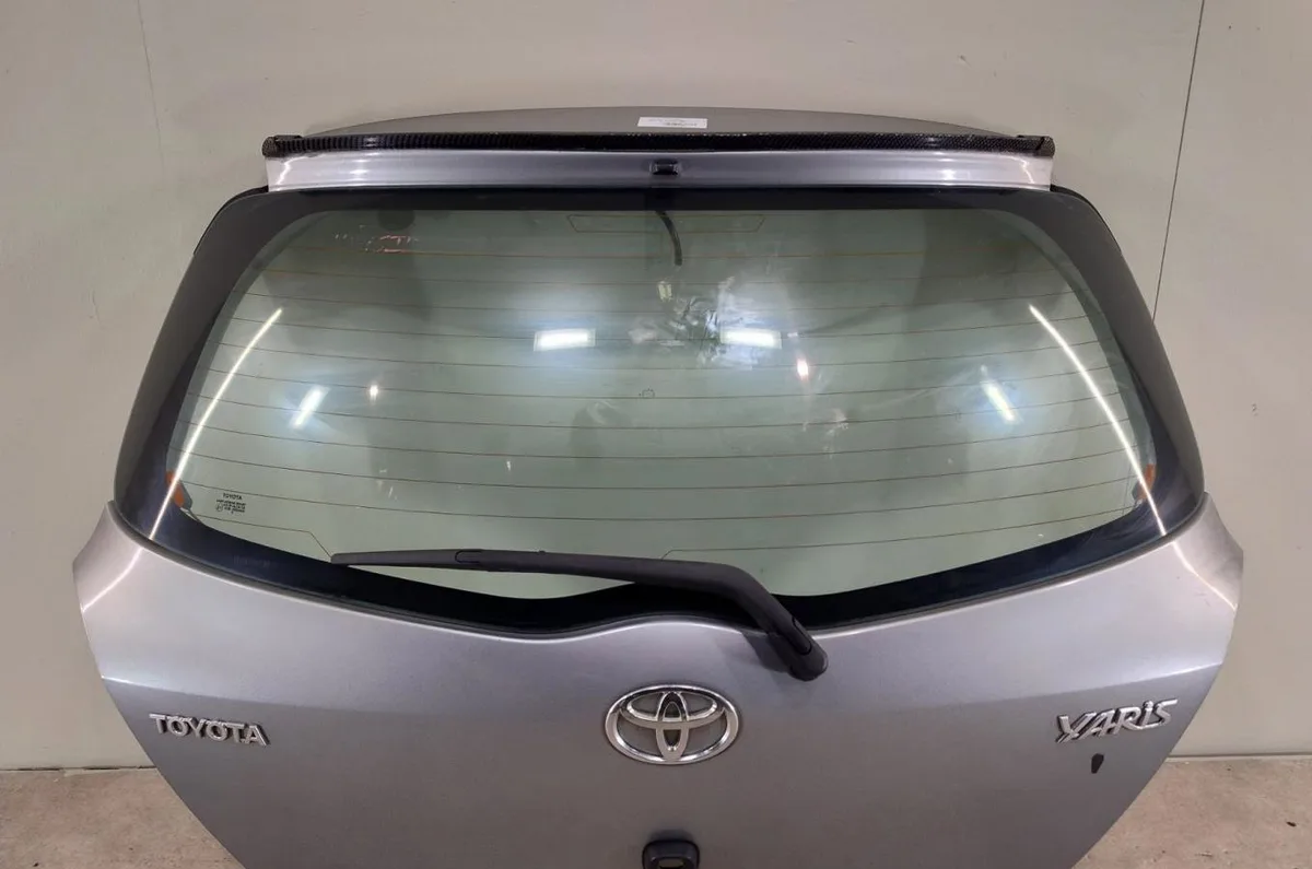 Hayon TOYOTA YARIS 2 YARIS 2 PHASE 1 occasion