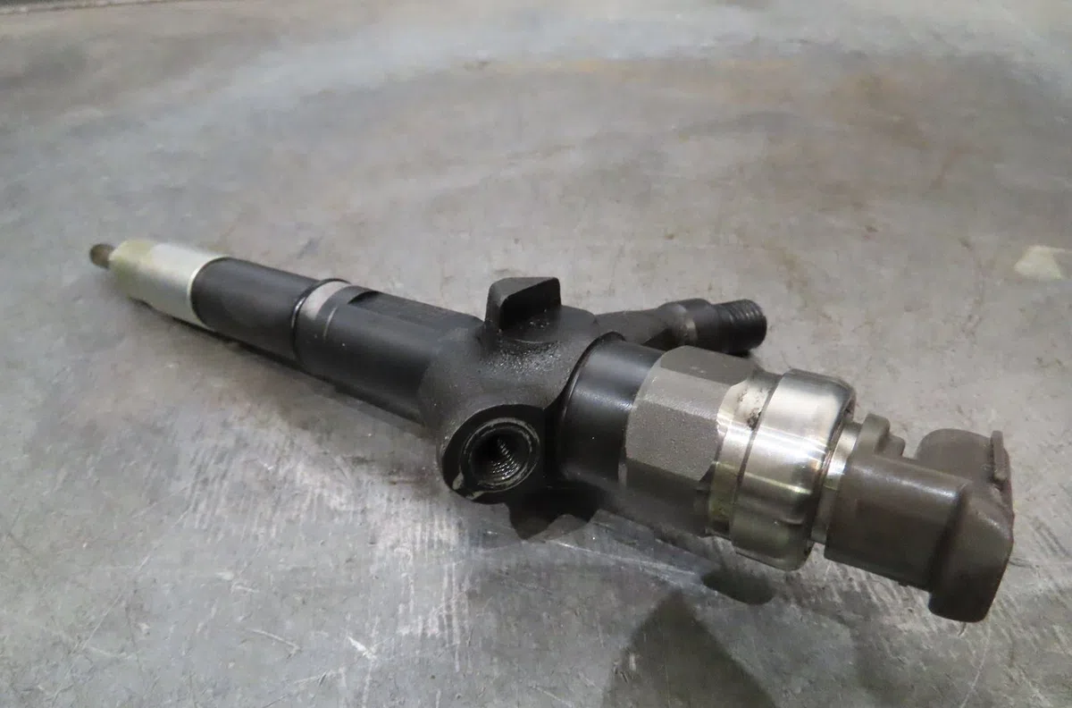 Injecteur 1 Nissan X-TRAIL I (T30) 2.2 dci 4x4 (2001-2008) 5 portes occasion