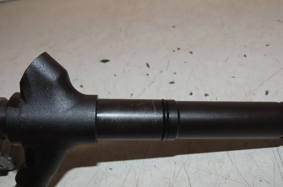 Injecteur 2 Toyota RAV 4 III (_A3_) 2.2 d 4wd (ala30_) (2006-2012) occasion