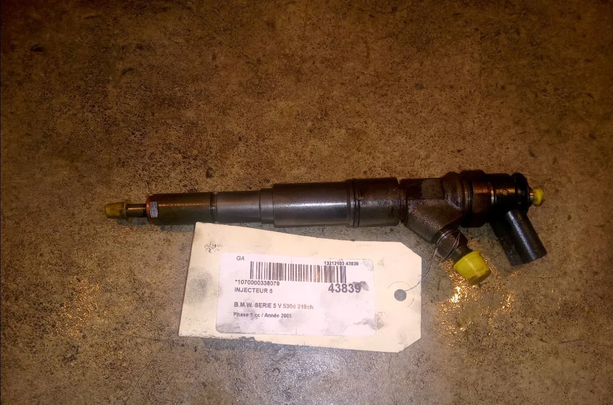 Injecteur 5 Bmw 5 (E60) 530 d (2002-2005) occasion