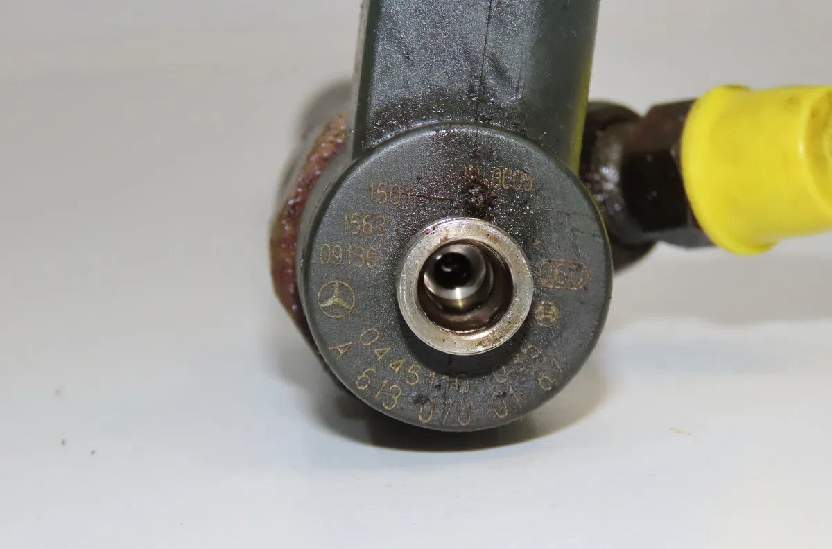 Injecteur 5 Mercedes-benz CLASSE E (W210) E 320 cdi (210.026) (1999-2002) occasion