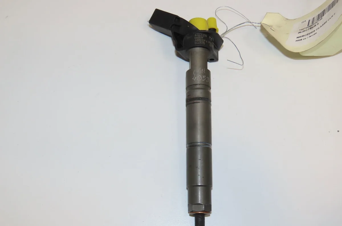 Injecteur 5 Mercedes-benz CLK Décapotable (A209) Clk 320 cdi (209.420) (2005-2010) occasion