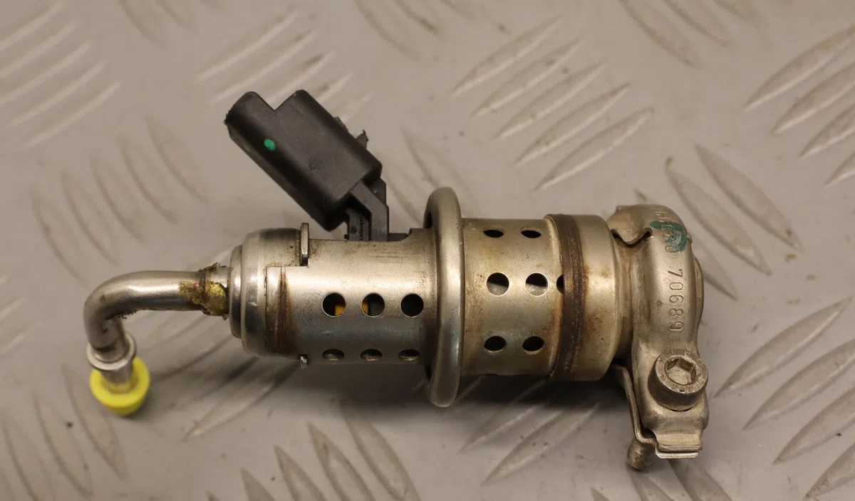 Injecteur ad blue Peugeot 208 I (CA_, CC_) 1.6 hdi - bluehdi 75 (2013) 5 portes occasion