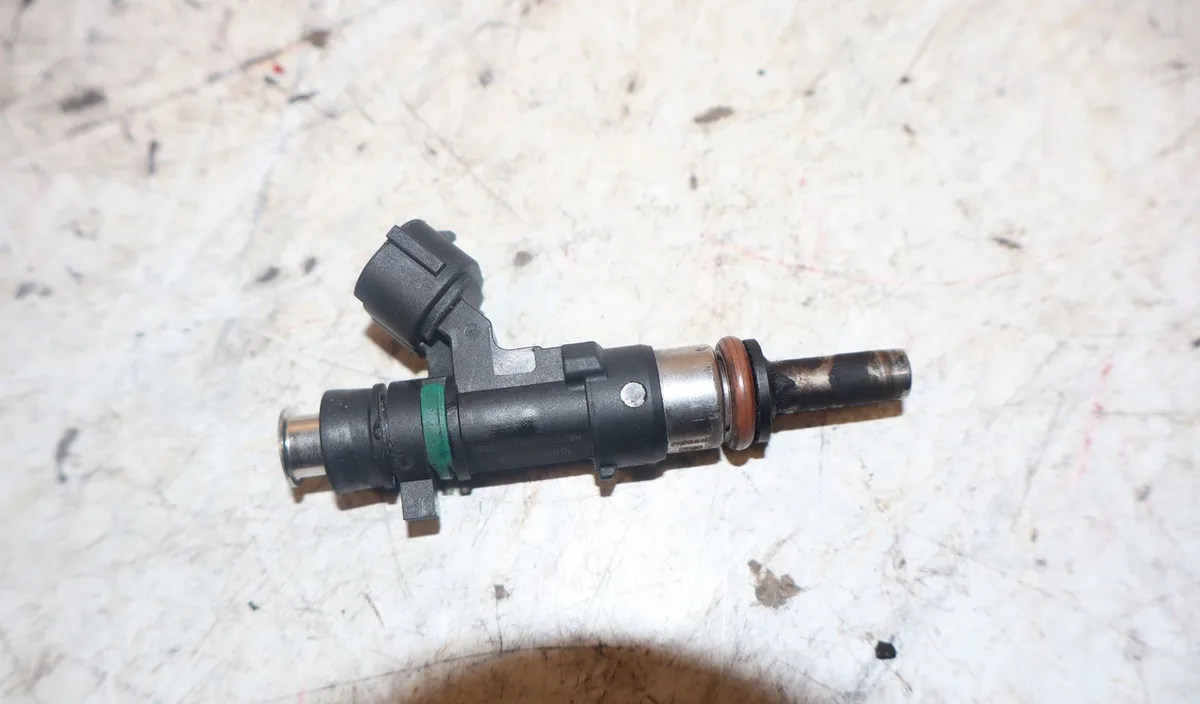 Injecteur Dacia LOGAN MCV II Tce 90 (k8m1) (2013) occasion