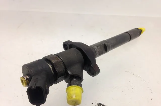 Injecteur FORD FOCUS 1.6L 2005 occasion